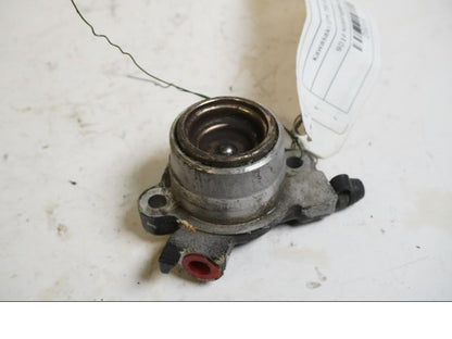 Baksidan på Kopplingslavcylinder från en Kawasaki GPX 750 R -1987 motorcykel.