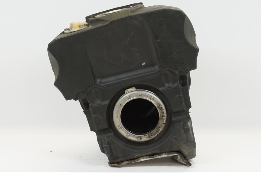 Höger sida på Bensintank från en BMW K 1200 S -2006 motorcykel.