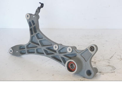 Snett uppifrån på Sving från en Kymco Agility 125 -2019 scooter.