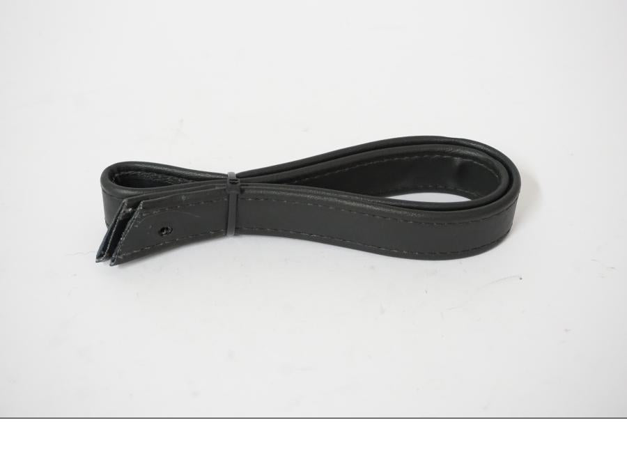 Framsidan på Sadelrem från en H-D Street Rod -2005 motorcykel.