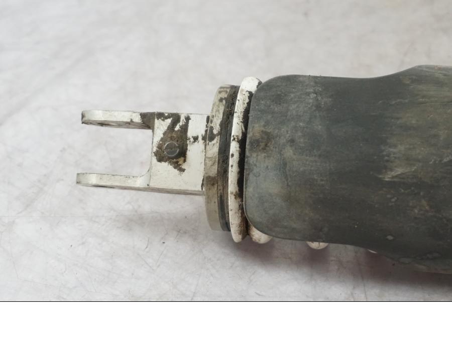 Extrabild1 på Stötdämpare från en Triumph Tiger Explorer -2016 motorcykel.