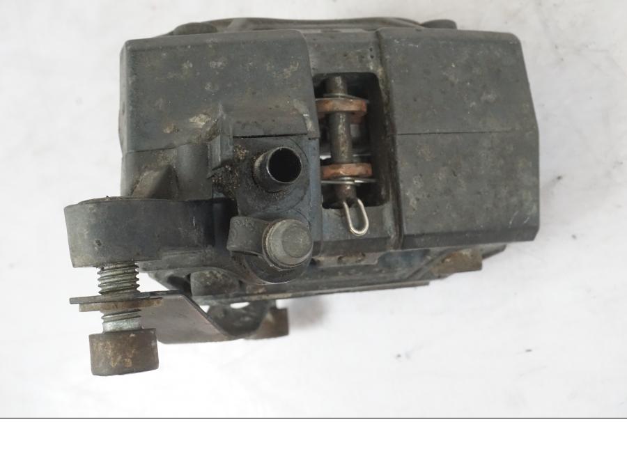 Snett nerifrån på Bromsok från en BMW K 1100 LT -1999 motorcykel.