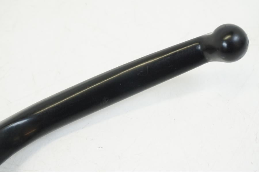 Snett nerifrån på Kopplingsgrepp från en Ducati Streetfighter V4 -2020 motorcykel.