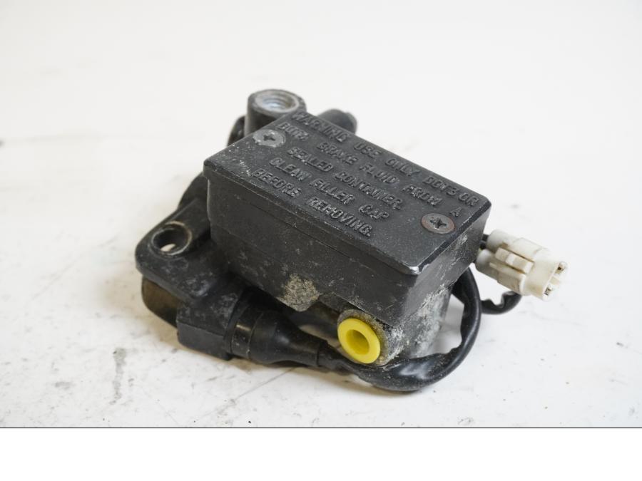 Framsidan på Bromshuvudcylinder från en Hsun HS450ATV-2 -2012 ATV.