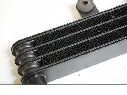 Baksidan på Oljekyl från en Honda XRV 750 -1994 motorcykel.