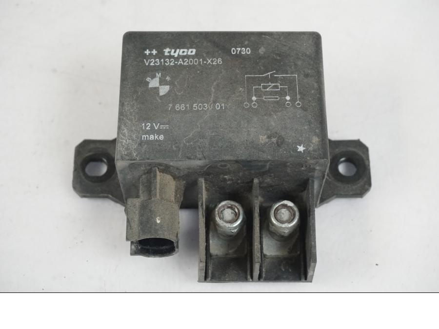 Framsidan på Startrelä från en BMW F 800 GS -2008 motorcykel.