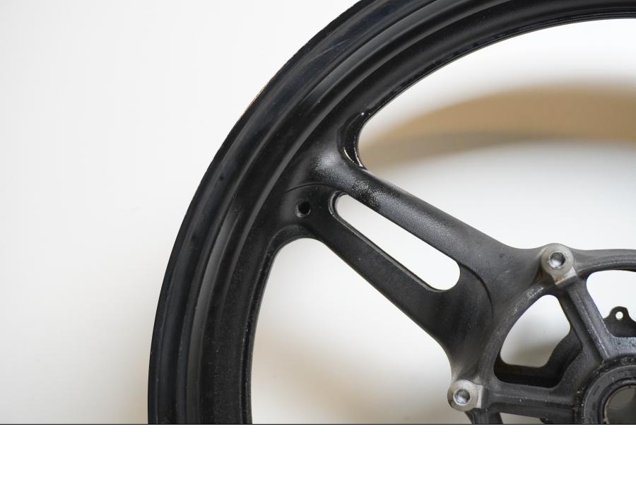 Extrabild6 på Fälg från en Yamaha FJR 1300 -2016 motorcykel.