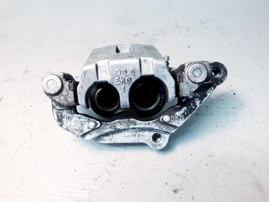 Baksidan på Bromsok från en Yamaha XVS 1100 -2001 motorcykel.