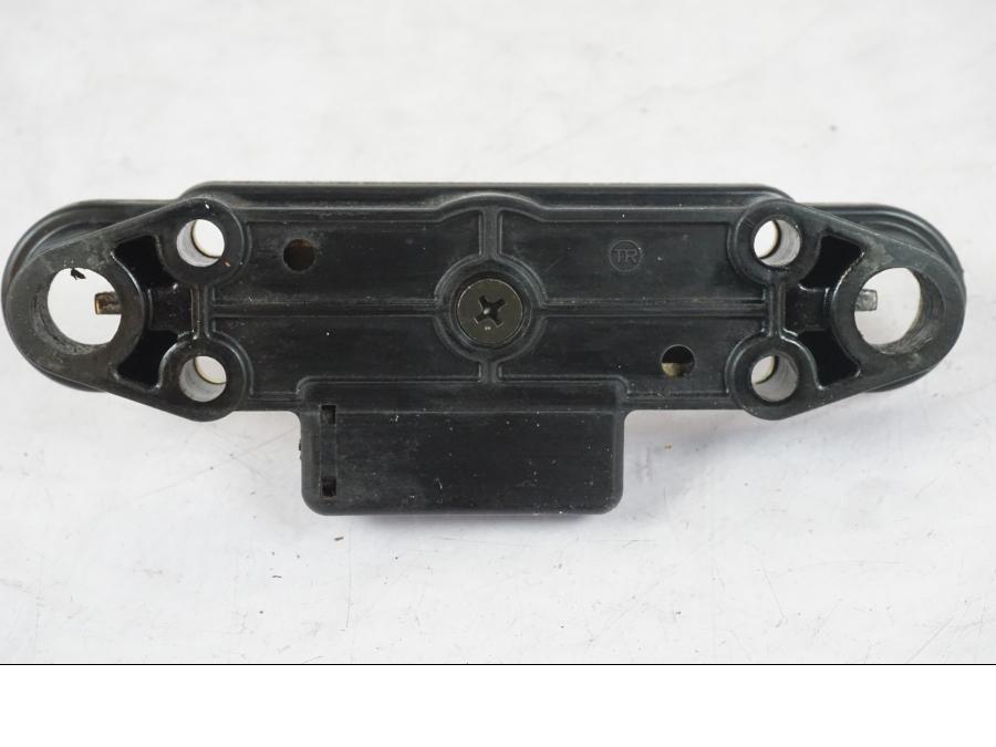 Höger sida på Sadellåsmekanism från en Suzuki GSX 550 EF -1985 motorcykel.