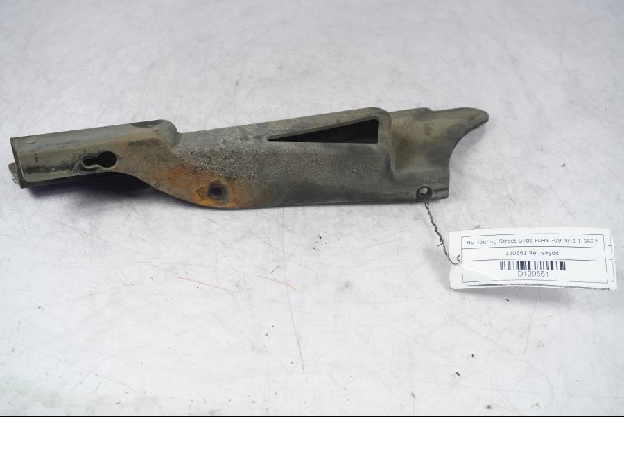 Framsidan på Remskydd från en H-D Touring Street Glide FLHX -2009 motorcykel.