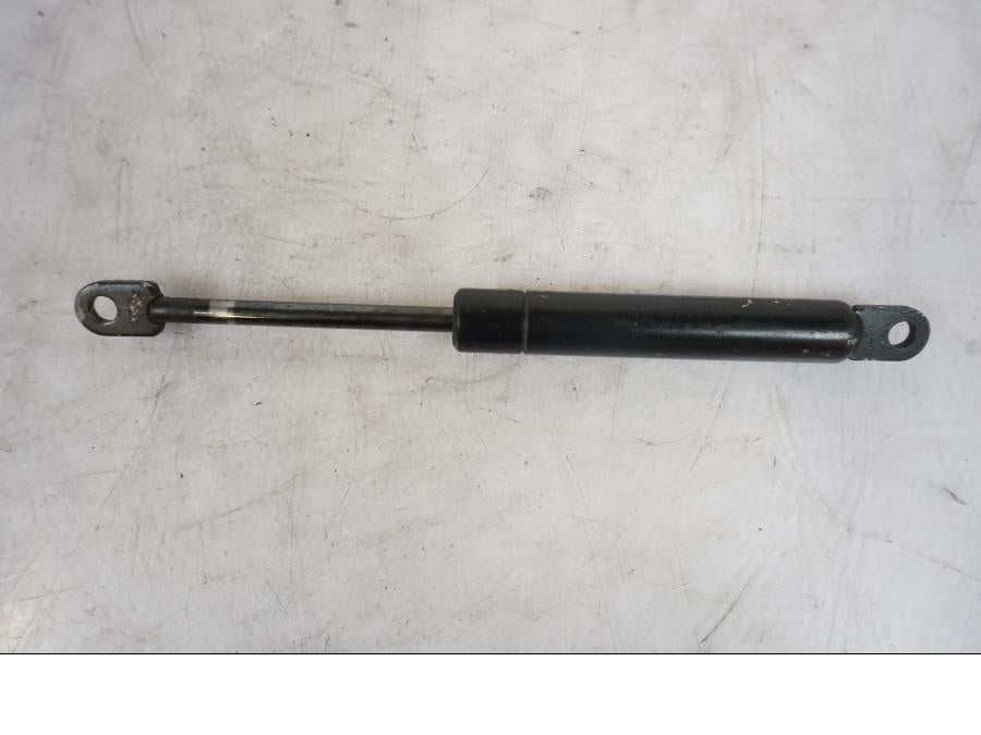 Baksidan på Stötdämpare från en KTM 990 Super Duke -2006 motorcykel.