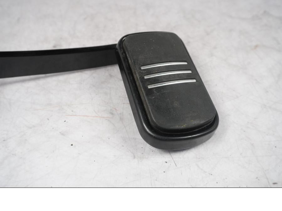 Baksidan på Bromspedal från en H-D Touring Street Glide FLHX -2009 motorcykel.