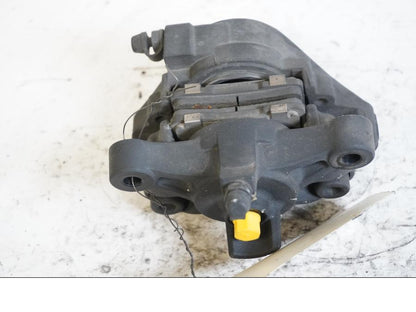 Baksidan på Bromsok från en Kawasaki GTR 1400 -2008 motorcykel.