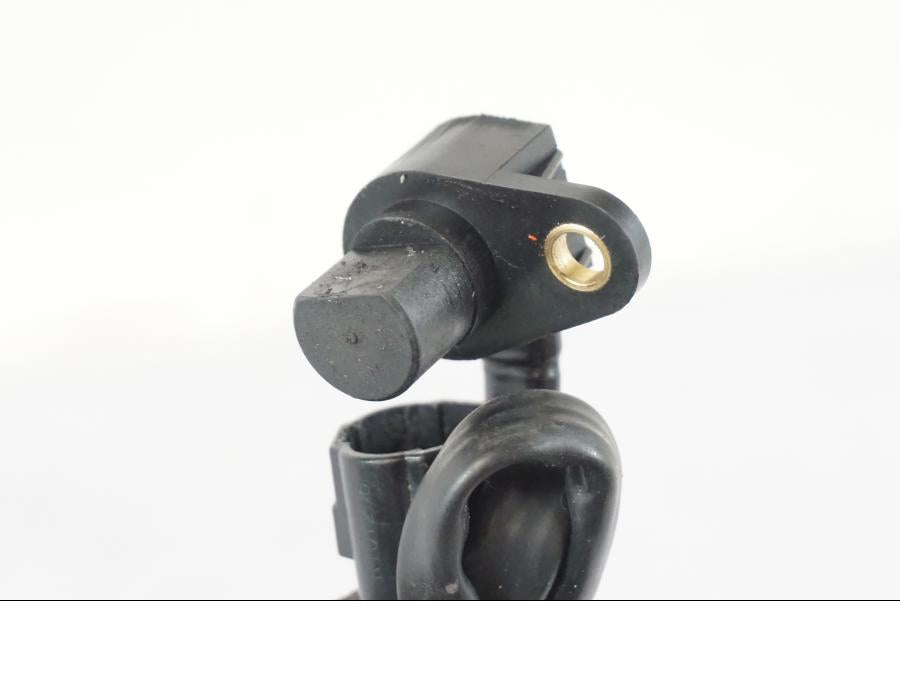 Snett nerifrån på Hastighetsgivare från en Kawasaki ZX-6R -2011 motorcykel.