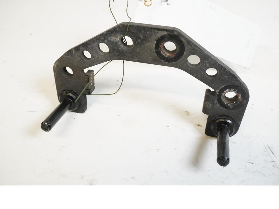 Framsidan på Bromsoksfäste från en Kawasaki KLE 500 -1991 motorcykel.