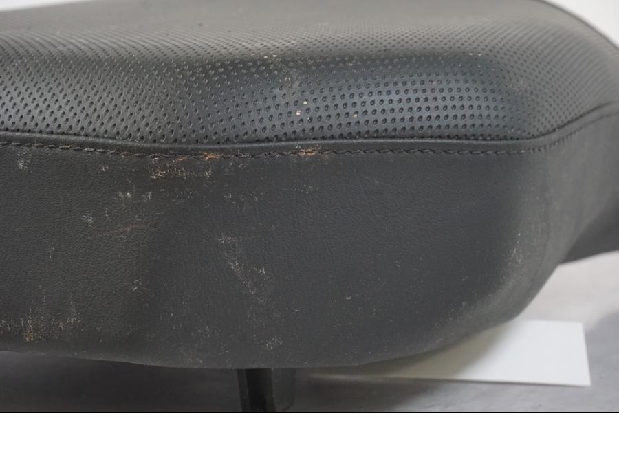 Snett uppifrån på Sadel från en BMW R 1250 GS -2021 motorcykel.