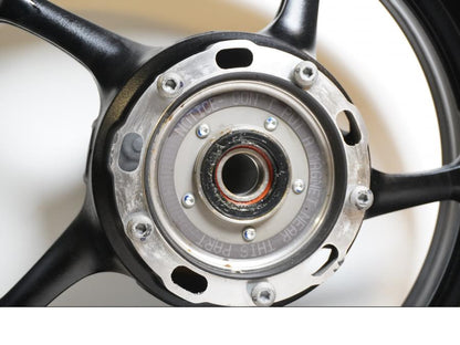 Extrabild3 på Fälg från en Yamaha FZ-8 -2011 motorcykel.