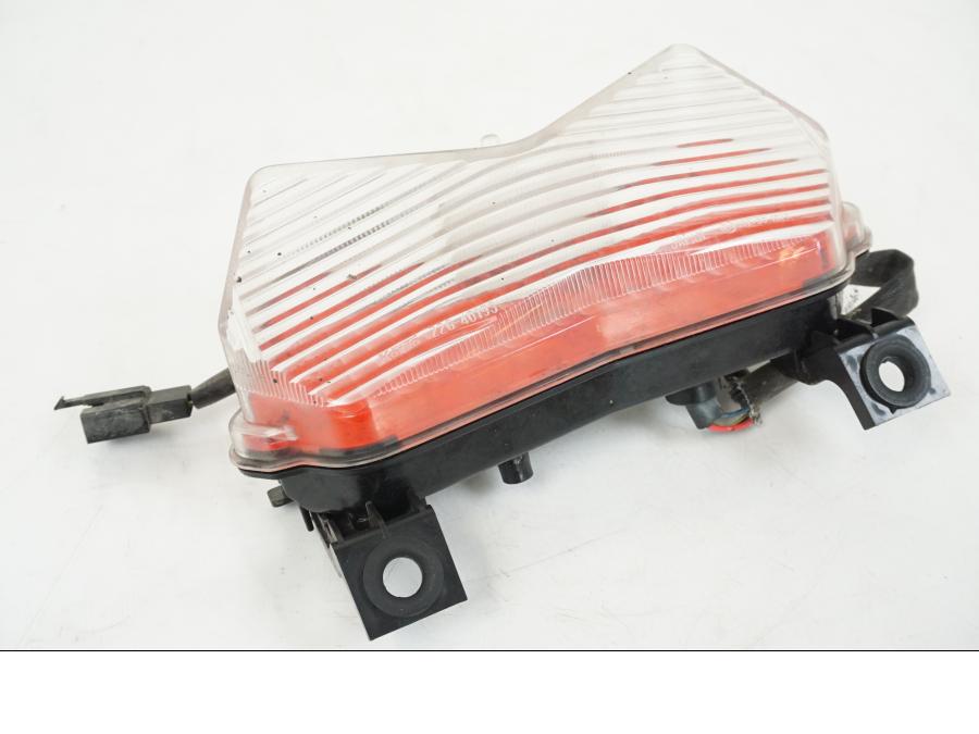 Framsidan på Baklampa från en Kawasaki Z 750 -2006 motorcykel.