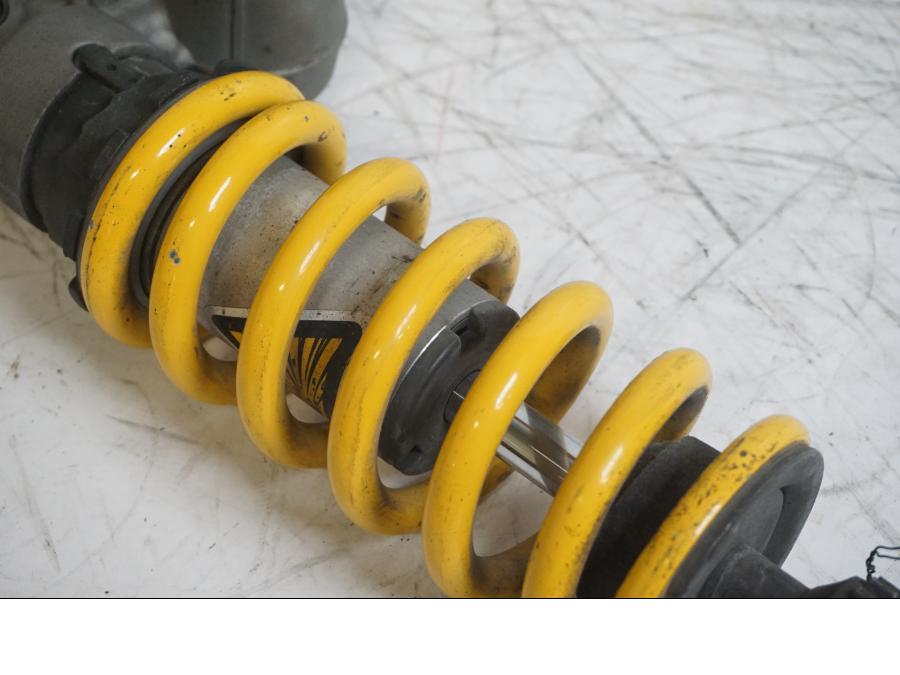 Höger sida på Stötdämpare från en Yamaha YZF R6 -2000 motorcykel.