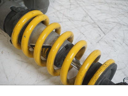 Höger sida på Stötdämpare från en Yamaha YZF R6 -2000 motorcykel.