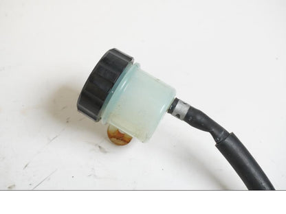 Höger sida på Bromshuvudcylinder från en Yamaha XJR 1300 -2005 motorcykel.