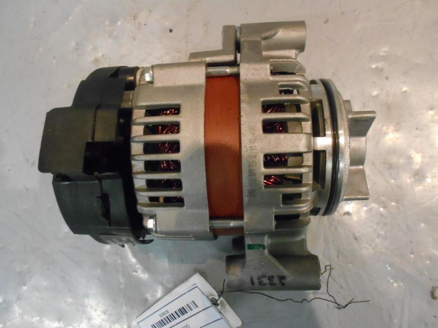 Framsidan på Generator från en BMW K 1600 -2011 motorcykel.