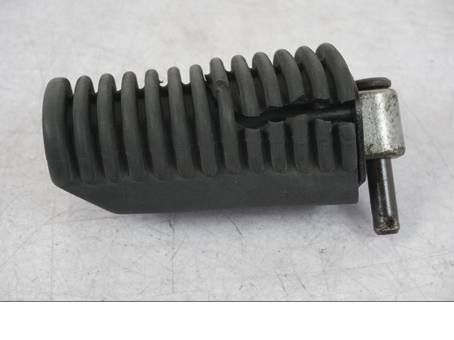 Framsidan på Fotpinne från en BMW R 1100 GS -1998 motorcykel.