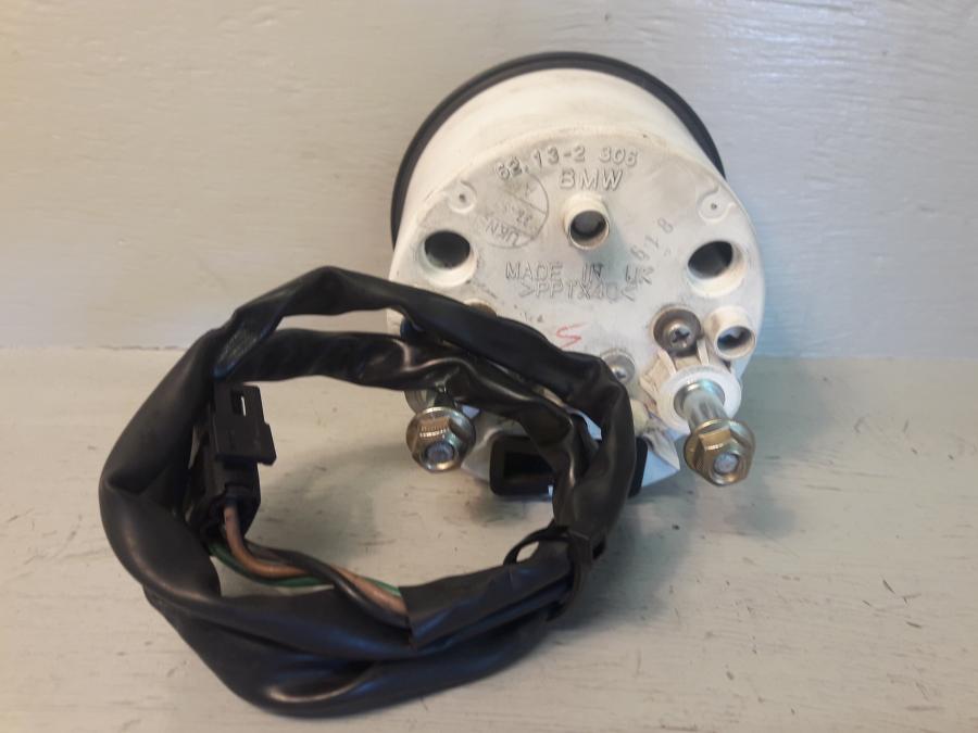 Baksidan på Varvräknare från en BMW R 1150 GS -2003 motorcykel.