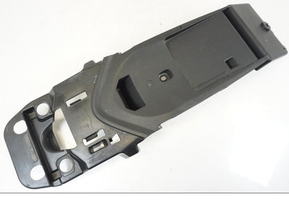 Vänster sida på Batterikåpa från en Suzuki GSX-R 750 -2008 motorcykel.