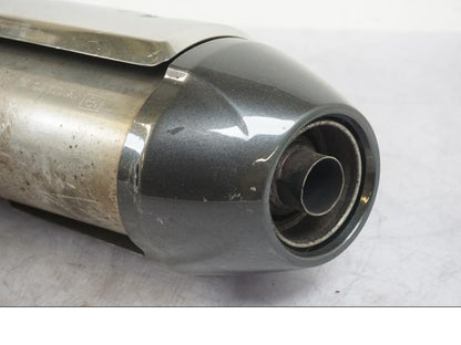 Snett nerifrån på Ljuddämpare från en Honda XL 1000 V -2008 motorcykel.