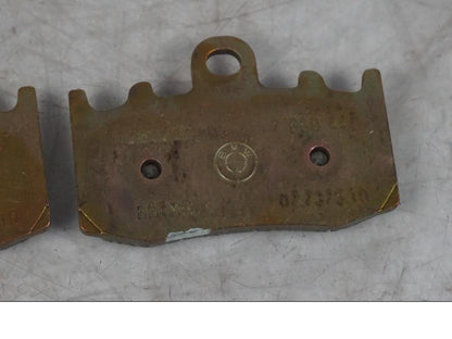 Snett uppifrån på Bromsbelägg från en BMW R 1150 GS/A -2002 motorcykel.