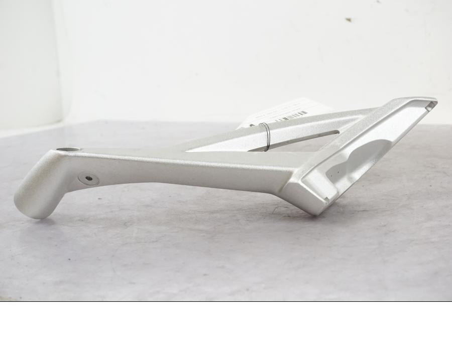 Vänster sida på Styrfäste från en BMW K 1600 GTL -2015 motorcykel.