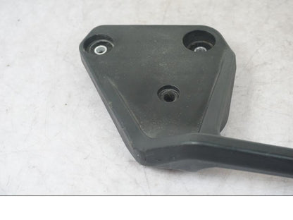 Baksidan på Passagerarhandtag från en KTM 1290 Super Adventure S -2022 motorcykel.