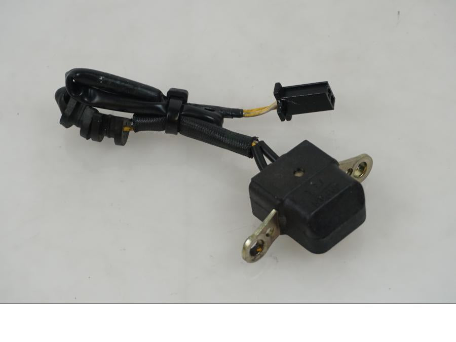 Framsidan på Tändpickup från en Honda CBR 900 RR -1992 motorcykel.