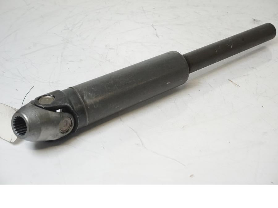 Höger sida på <p>Kardanaxel från BMW R 1200 C 2002.</p>

<p>Bakre knut hackar lite.</p> motorcykel.