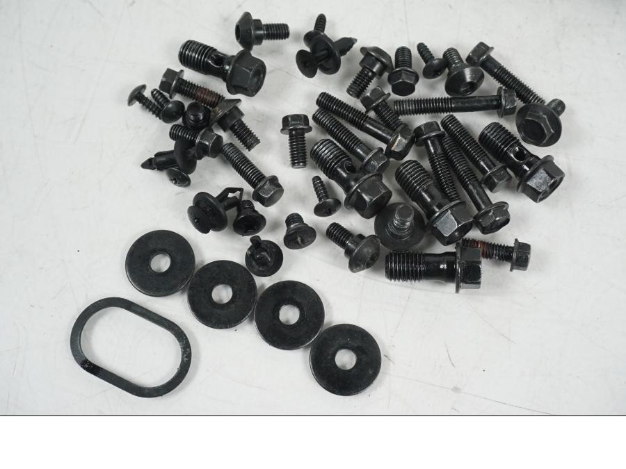 Snett nerifrån på Skruv / Mutter etc från en Honda CB 650 F Hornet -2017 motorcykel.