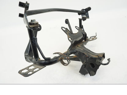 Snett nerifrån på Toppkåpstag från en Honda NSR 125 -1991 motorcykel.