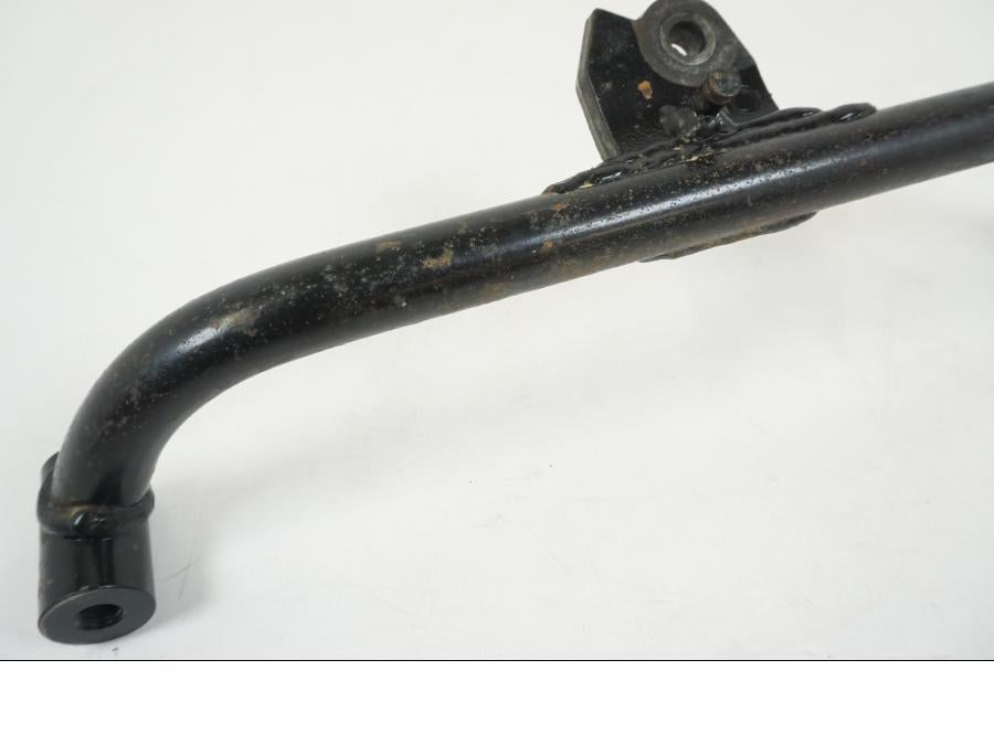 Snett nerifrån på Sidostödsfäste från en BMW F 650 CS -2002 motorcykel.