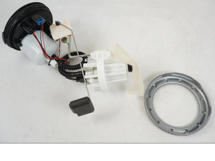 Framsidan på Bensinpump insprut från en BMW R 1250 GS -2021 motorcykel.