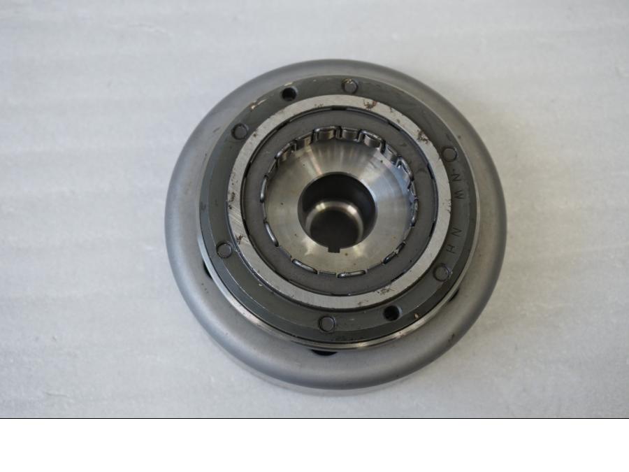 Baksidan på Generator från en Honda CBR 600 -2000 motorcykel.