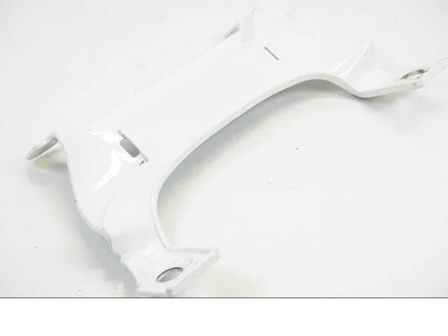 Baksidan på Plast från en Aprilia RSV 1000 -2008 motorcykel.