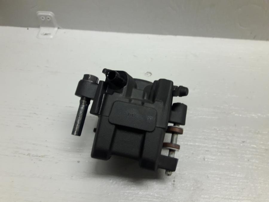 Baksidan på Bromsok från en Yamaha XSR 900 -2016 motorcykel.