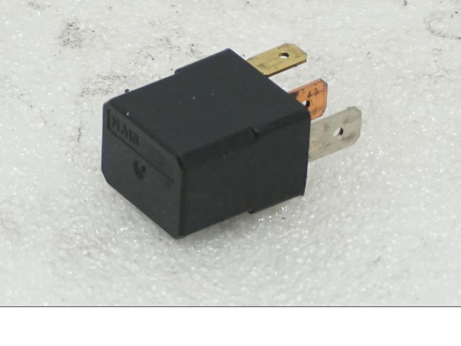 Framsidan på Relä från en Ducati Monster 696 -2010 motorcykel.