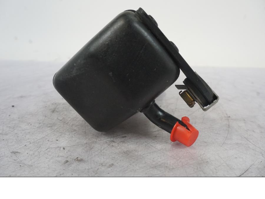 Höger sida på Oljekyl från en BMW R 1150 GS -2002 motorcykel.