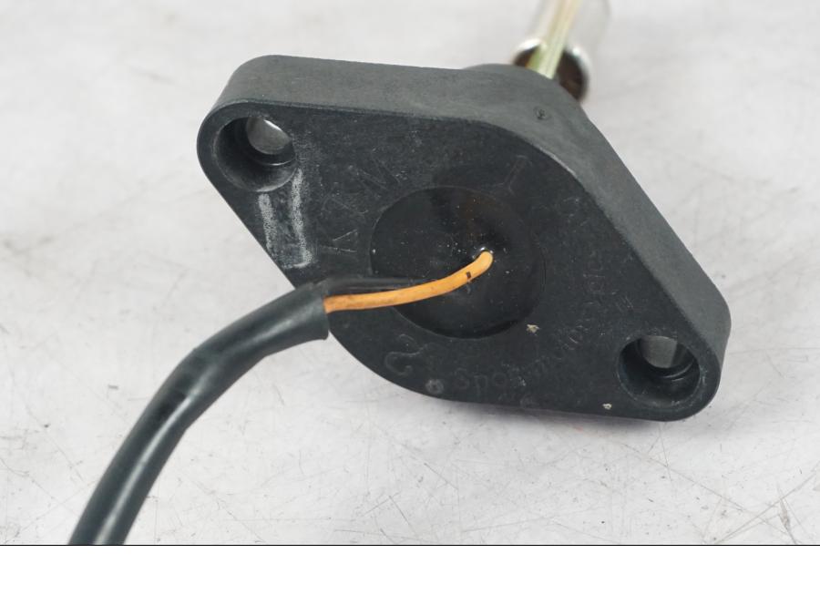 Vänster sida på Bensintankgivare från en KTM 690 Duke -2015 motorcykel.