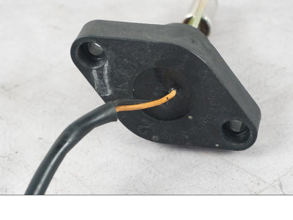 Vänster sida på Bensintankgivare från en KTM 690 Duke -2015 motorcykel.