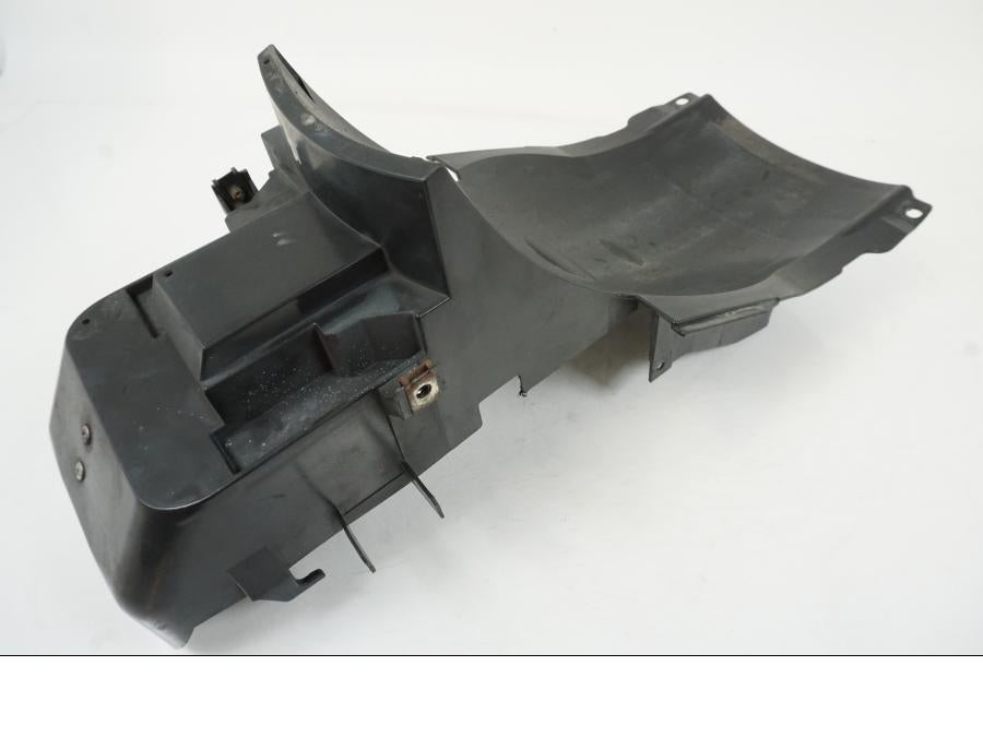 Baksidan på Undertail från en Yamaha BT 1100 -2003 motorcykel.
