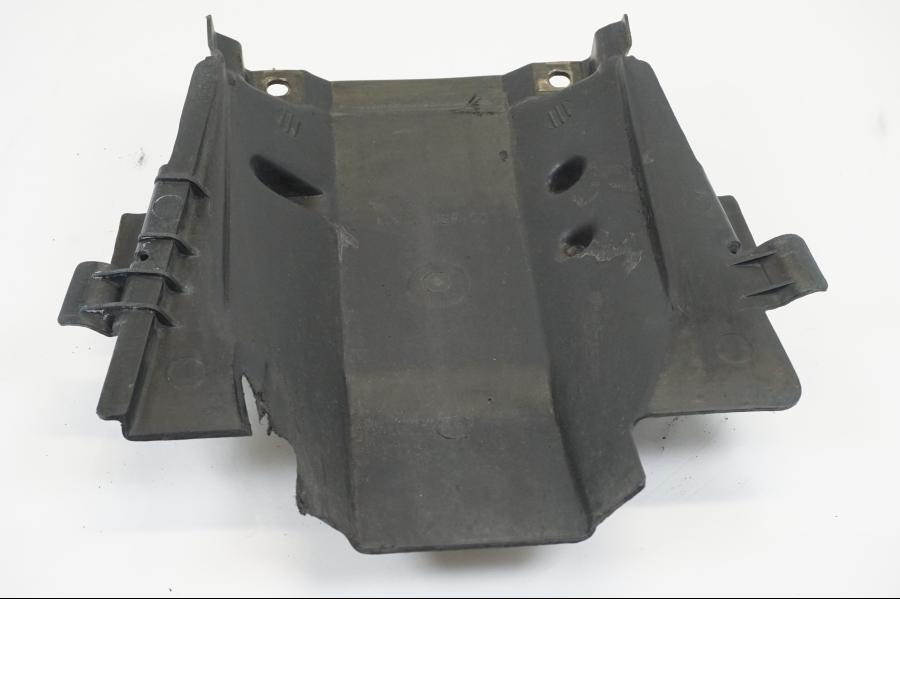 Vänster sida på Undertail från en Yamaha XV 750 -1998 motorcykel.