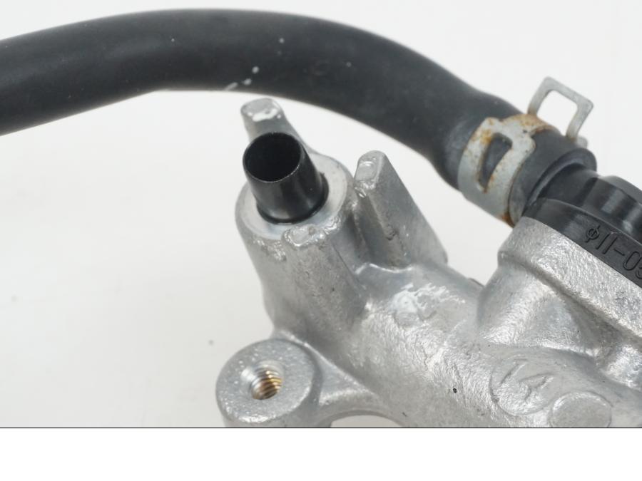 Vänster sida på Bromshuvudcylinder från en Suzuki GSX-R 1000 -2007 motorcykel.