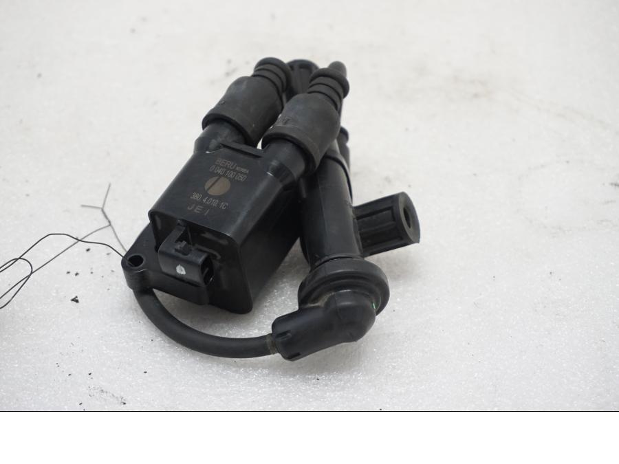 Framsidan på Tändspole från en Ducati Monster 1200 -2015 motorcykel.